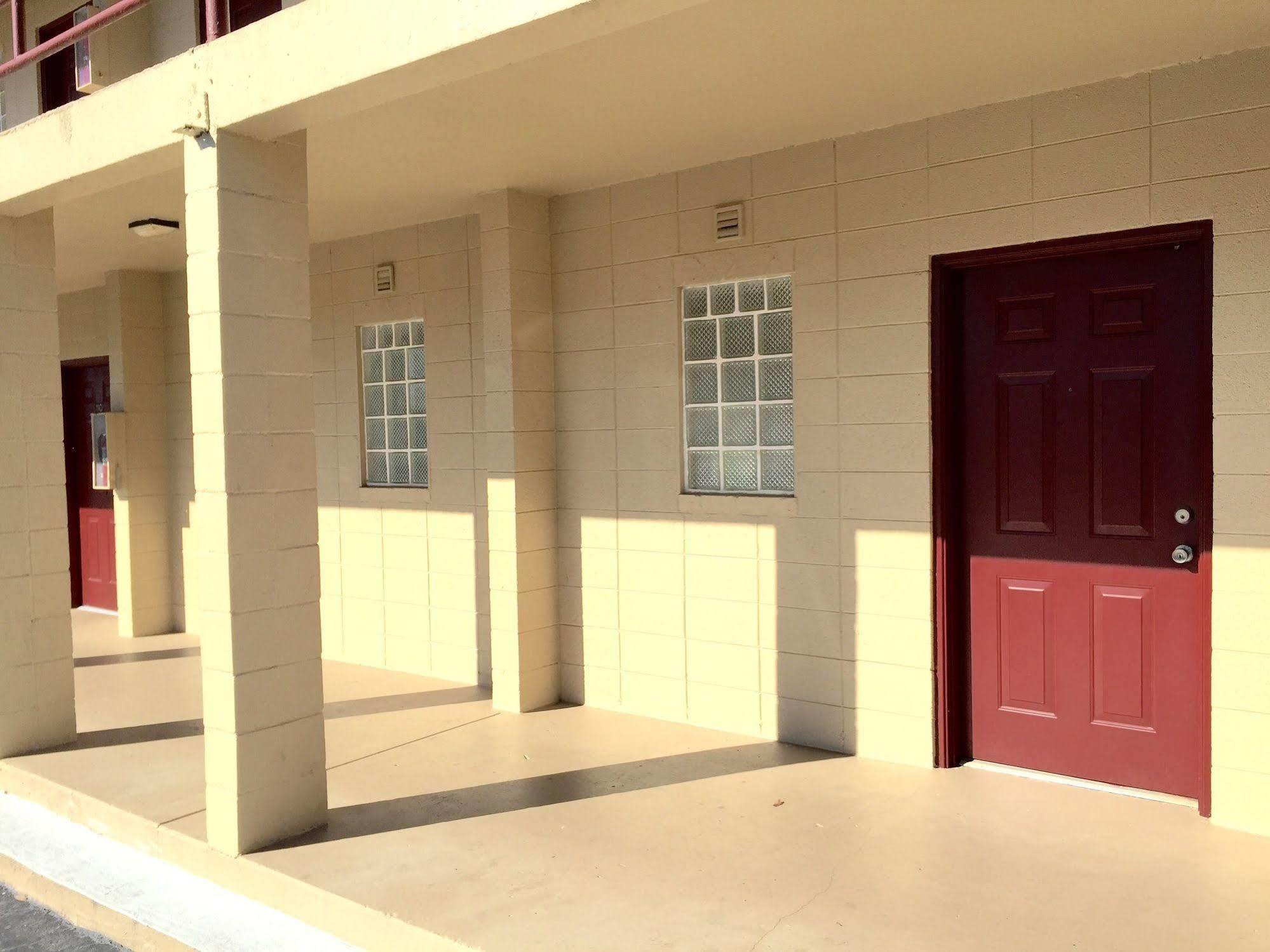 تلاهاسي Budget Inn المظهر الخارجي الصورة